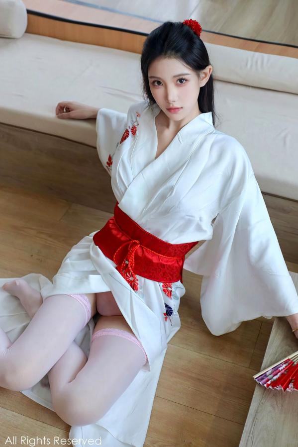 李霜 梨霜儿  XiuRen秀人网-10767-梨霜儿-白色日式和服粉色蕾丝内衣白丝美腿性感日系私房写真第12张图片