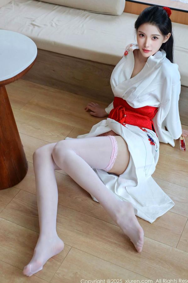李霜 梨霜儿  XiuRen秀人网-10767-梨霜儿-白色日式和服粉色蕾丝内衣白丝美腿性感日系私房写真第16张图片