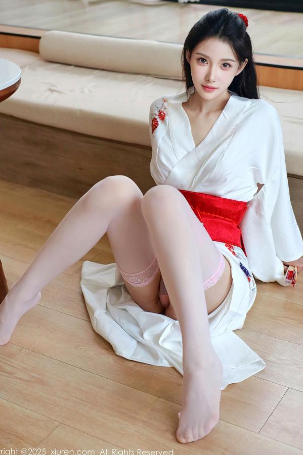 李霜 梨霜儿  XiuRen秀人网-10767-梨霜儿-白色日式和服粉色蕾丝内衣白丝美腿性感日系私房写真第17张图片