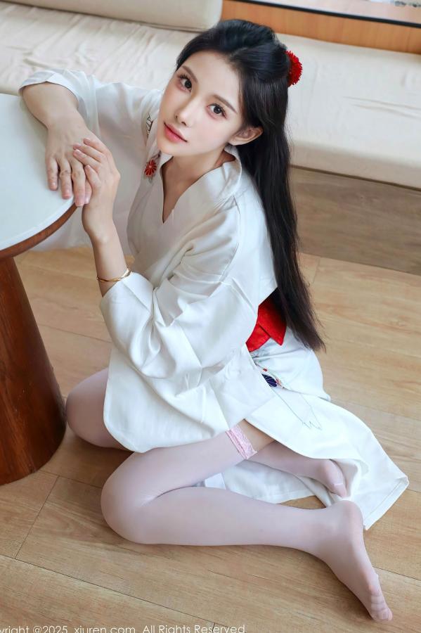 李霜 梨霜儿  XiuRen秀人网-10767-梨霜儿-白色日式和服粉色蕾丝内衣白丝美腿性感日系私房写真第19张图片