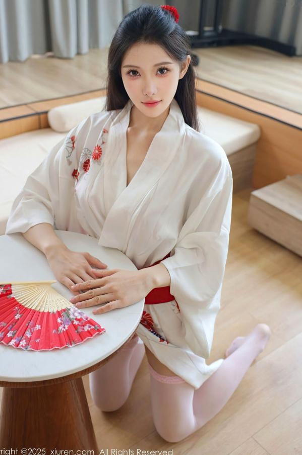 李霜 梨霜儿  XiuRen秀人网-10767-梨霜儿-白色日式和服粉色蕾丝内衣白丝美腿性感日系私房写真第21张图片