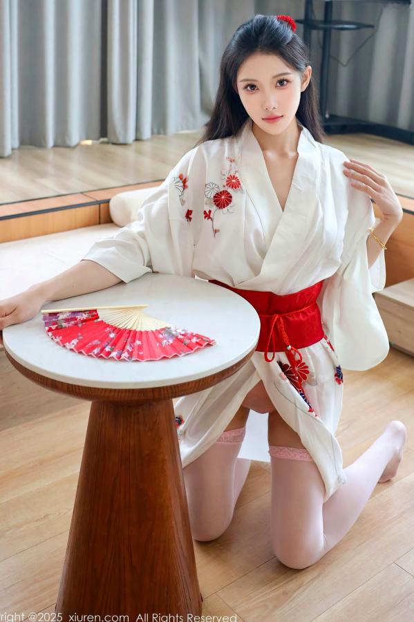 李霜 梨霜儿  XiuRen秀人网-10767-梨霜儿-白色日式和服粉色蕾丝内衣白丝美腿性感日系私房写真第23张图片