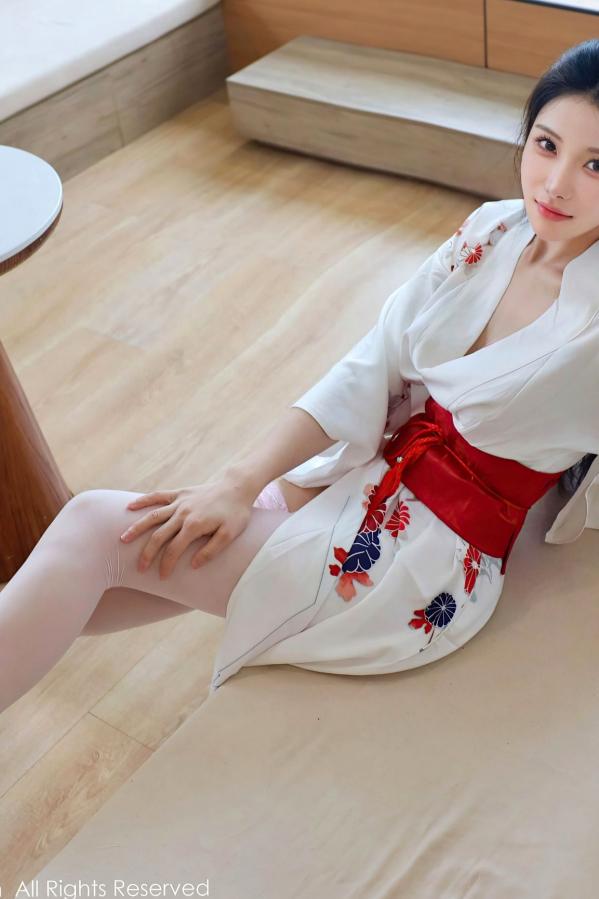 李霜 梨霜儿  XiuRen秀人网-10767-梨霜儿-白色日式和服粉色蕾丝内衣白丝美腿性感日系私房写真第28张图片