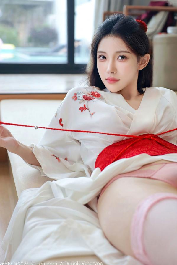 李霜 梨霜儿  XiuRen秀人网-10767-梨霜儿-白色日式和服粉色蕾丝内衣白丝美腿性感日系私房写真第47张图片