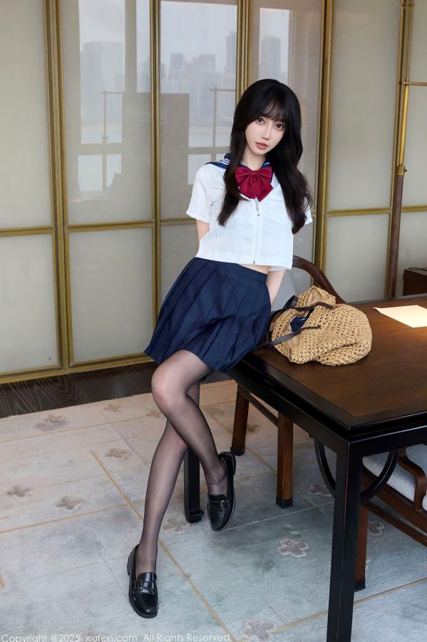    [秀人网XiuRen] NO.10766 玥儿玥er - 学院风JK水手服与黑丝美腿室内私房写真第5张图片