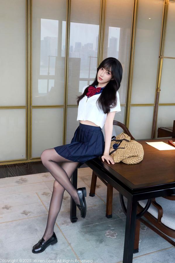    [秀人网XiuRen] NO.10766 玥儿玥er - 学院风JK水手服与黑丝美腿室内私房写真第8张图片
