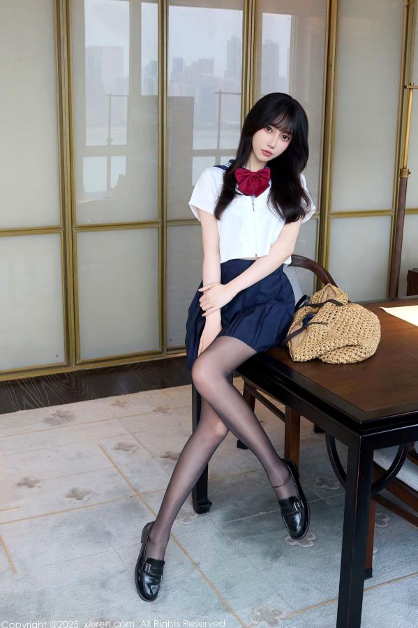    [秀人网XiuRen] NO.10766 玥儿玥er - 学院风JK水手服与黑丝美腿室内私房写真第11张图片