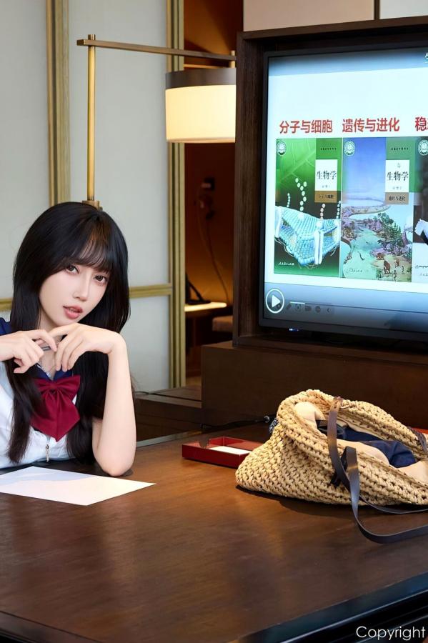    [秀人网XiuRen] NO.10766 玥儿玥er - 学院风JK水手服与黑丝美腿室内私房写真第20张图片
