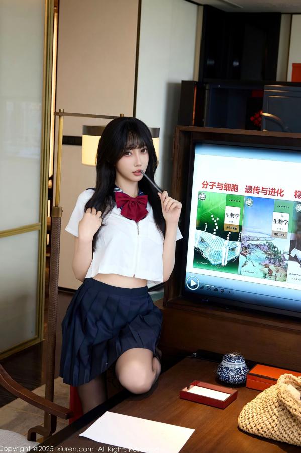    [秀人网XiuRen] NO.10766 玥儿玥er - 学院风JK水手服与黑丝美腿室内私房写真第24张图片