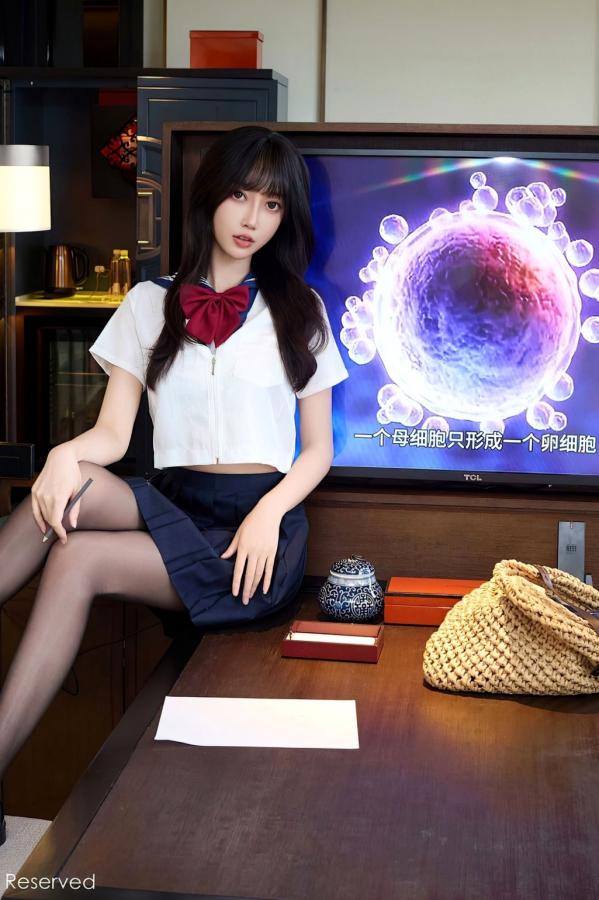    [秀人网XiuRen] NO.10766 玥儿玥er - 学院风JK水手服与黑丝美腿室内私房写真第26张图片