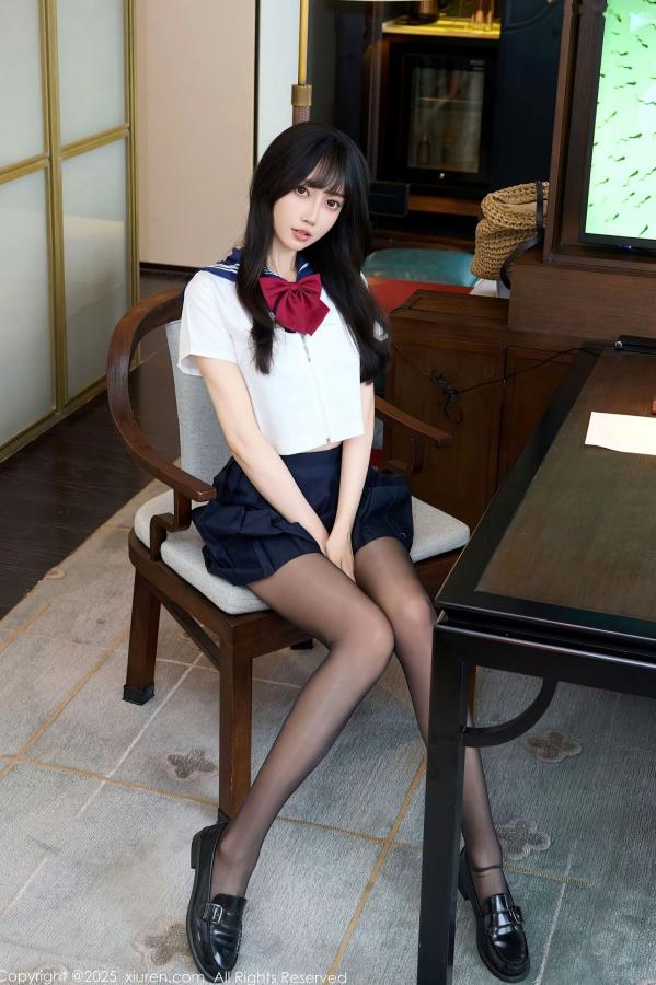    [秀人网XiuRen] NO.10766 玥儿玥er - 学院风JK水手服与黑丝美腿室内私房写真第32张图片