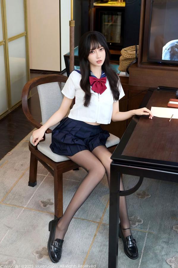    [秀人网XiuRen] NO.10766 玥儿玥er - 学院风JK水手服与黑丝美腿室内私房写真第33张图片