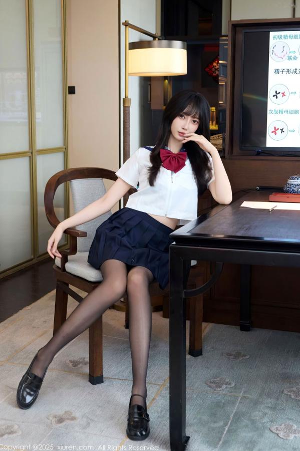    [秀人网XiuRen] NO.10766 玥儿玥er - 学院风JK水手服与黑丝美腿室内私房写真第35张图片