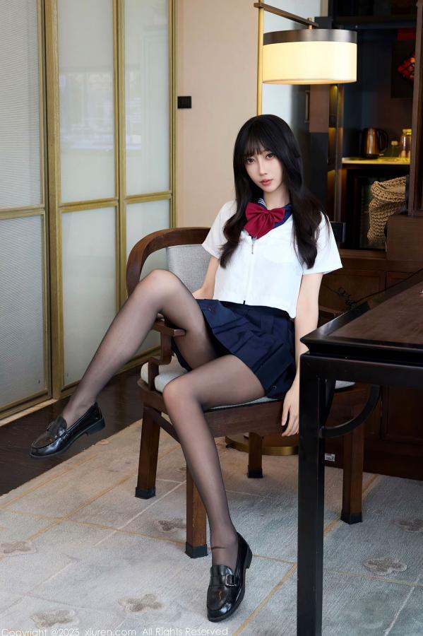    [秀人网XiuRen] NO.10766 玥儿玥er - 学院风JK水手服与黑丝美腿室内私房写真第37张图片