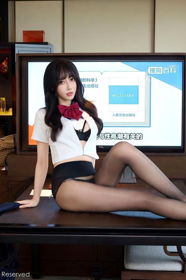    [秀人网XiuRen] NO.10766 玥儿玥er - 学院风JK水手服与黑丝美腿室内私房写真第47张图片