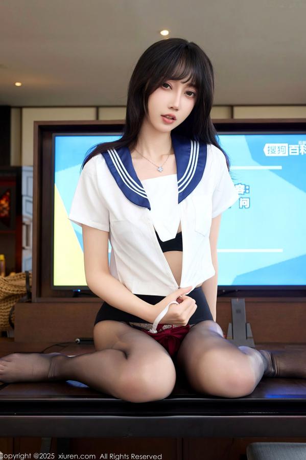    [秀人网XiuRen] NO.10766 玥儿玥er - 学院风JK水手服与黑丝美腿室内私房写真第51张图片