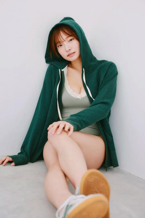    里仲菜月《おとなっちゃん！Vol.3》日本清纯写真 湿身比基尼与户外浴室诱惑第7张图片