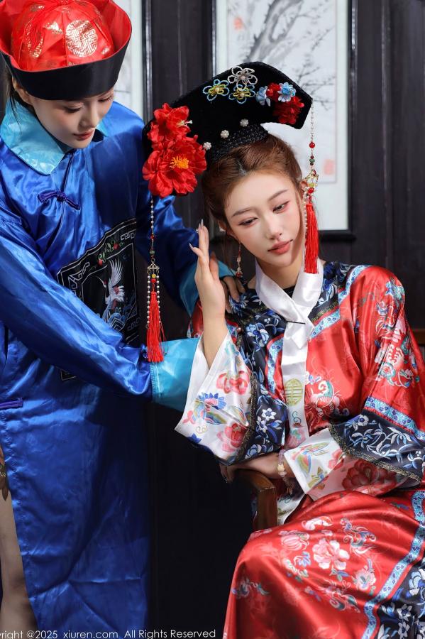 金允希Yuki  金允希  [秀人网XiuRen] NO.10762 金允希&Yuki - 清代宫廷古装cos 姐妹花闺房激情互动 大尺度古风诱惑写真第3张图片