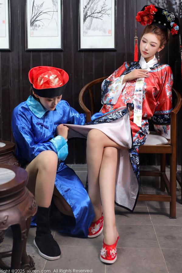 金允希Yuki  金允希  [秀人网XiuRen] NO.10762 金允希&Yuki - 清代宫廷古装cos 姐妹花闺房激情互动 大尺度古风诱惑写真第6张图片