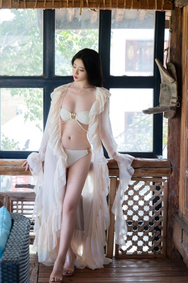 年年Nnian 年年  年年-浅夏：清纯女神白色轻纱私房写真 户外凉亭性感诱惑美图第2张图片