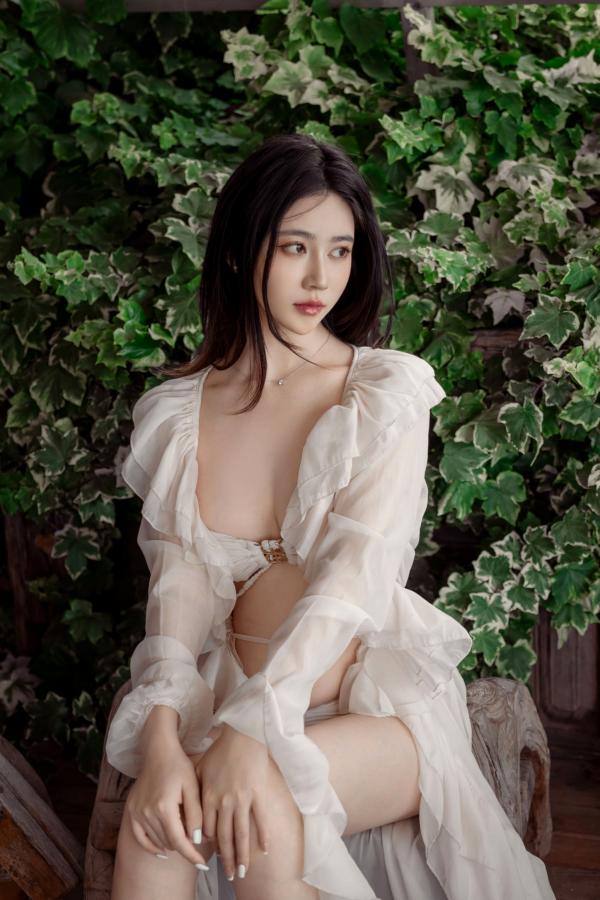 年年Nnian 年年  年年-浅夏：清纯女神白色轻纱私房写真 户外凉亭性感诱惑美图第44张图片