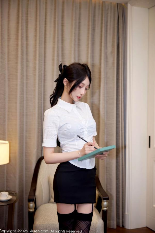    XiuRen秀人网 玥儿玥er OL职场白衬衫包臀短裙 性感黑丝与蓝色蕾丝内衣私房写真第2张图片