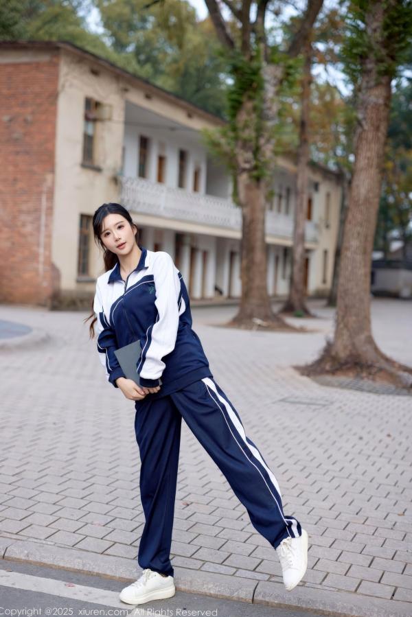    秀人网 NO.11103 小肉肉咪 - 校园风蓝白校服与红色内衣反差美感写真第1张图片