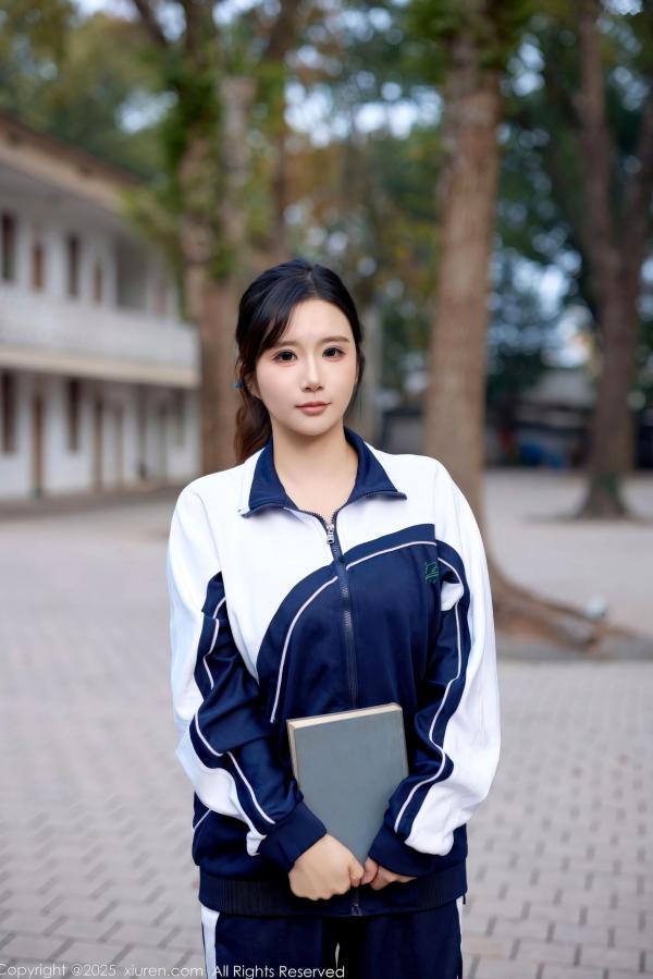    秀人网 NO.11103 小肉肉咪 - 校园风蓝白校服与红色内衣反差美感写真第5张图片