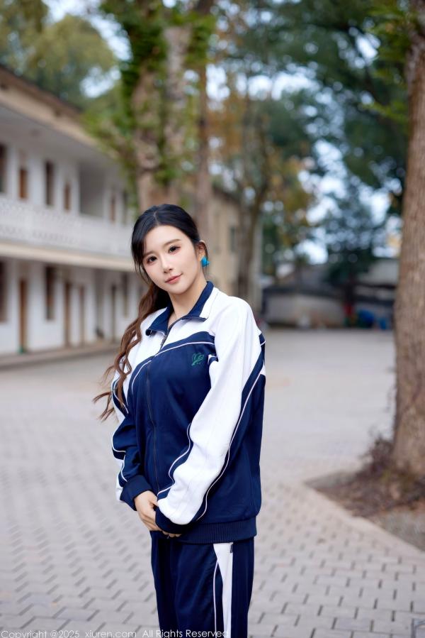    秀人网 NO.11103 小肉肉咪 - 校园风蓝白校服与红色内衣反差美感写真第8张图片