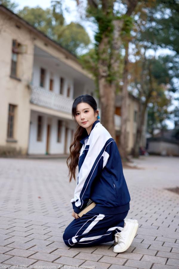    秀人网 NO.11103 小肉肉咪 - 校园风蓝白校服与红色内衣反差美感写真第12张图片
