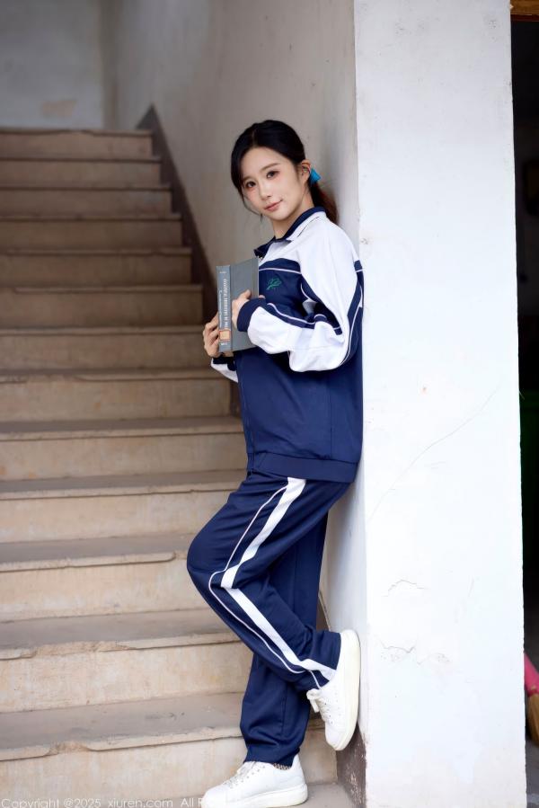    秀人网 NO.11103 小肉肉咪 - 校园风蓝白校服与红色内衣反差美感写真第19张图片