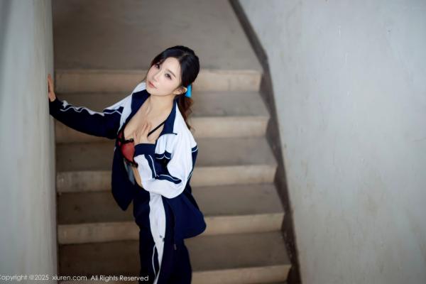    秀人网 NO.11103 小肉肉咪 - 校园风蓝白校服与红色内衣反差美感写真第35张图片