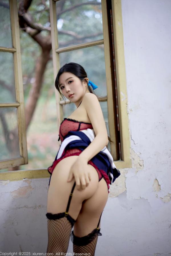    秀人网 NO.11103 小肉肉咪 - 校园风蓝白校服与红色内衣反差美感写真第60张图片