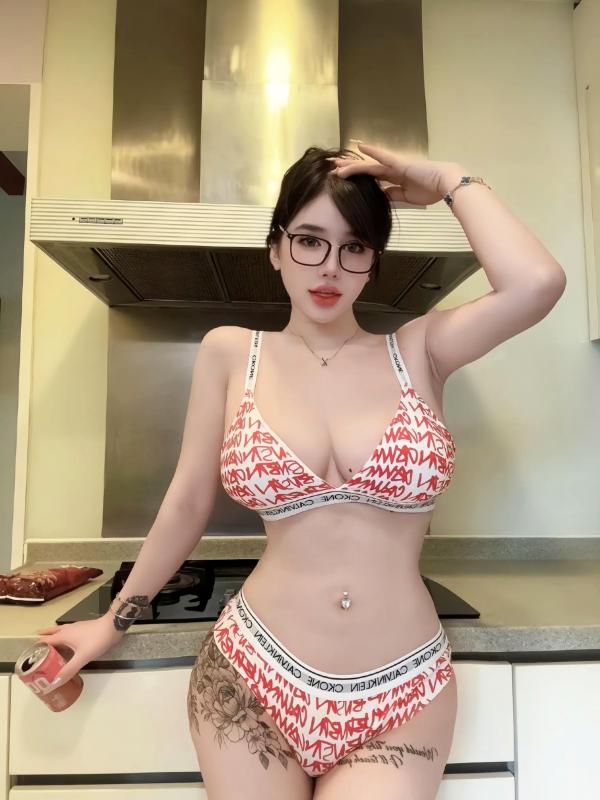    阿色《水蜜桃沙漏》厨房家居内衣私房照 性感诱惑写真第9张图片
