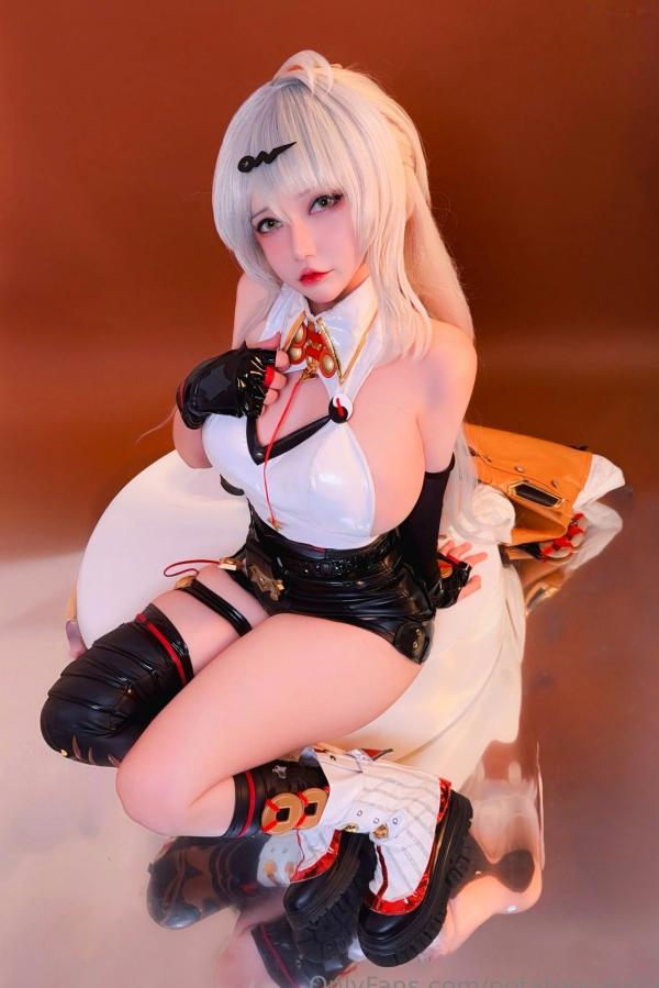    Potato-Godzilla-Yixuan-绝区零-仪玄COS角色扮演大尺度性感私房写真第12张图片