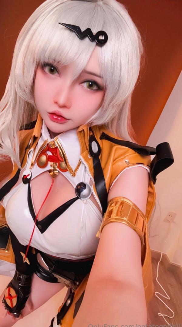    Potato-Godzilla-Yixuan-绝区零-仪玄COS角色扮演大尺度性感私房写真第26张图片