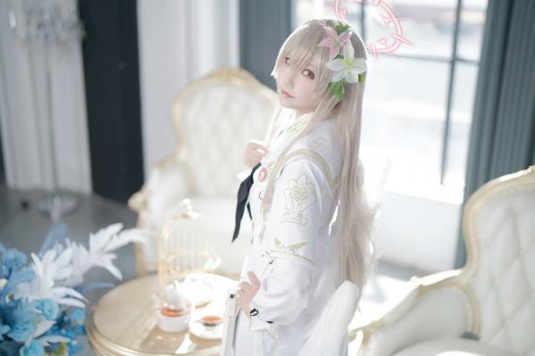    lunananya - 蔚蓝档案 桐藤渚 圣洁制服与优雅黑丝美腿Cosplay写真第6张图片