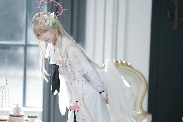    lunananya - 蔚蓝档案 桐藤渚 圣洁制服与优雅黑丝美腿Cosplay写真第7张图片