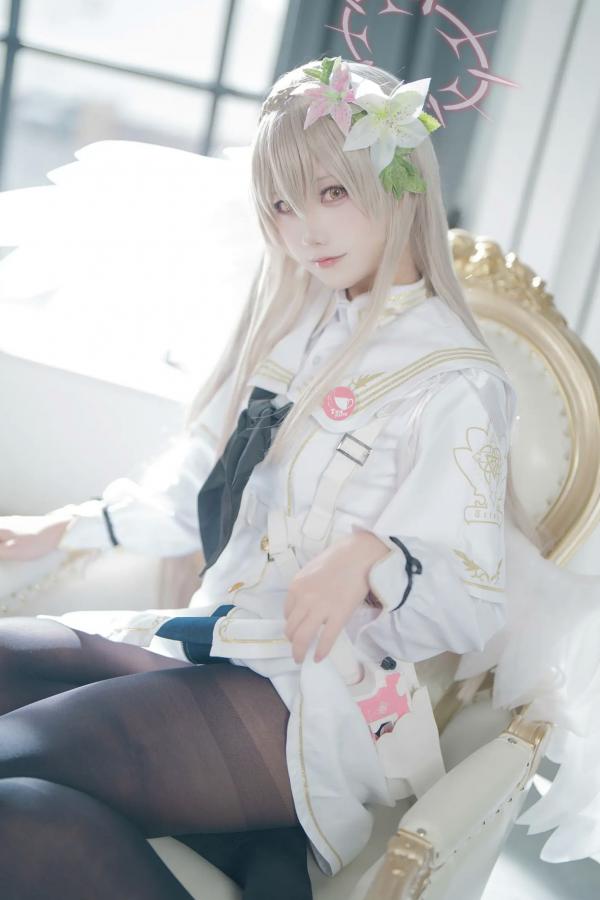    lunananya - 蔚蓝档案 桐藤渚 圣洁制服与优雅黑丝美腿Cosplay写真第10张图片