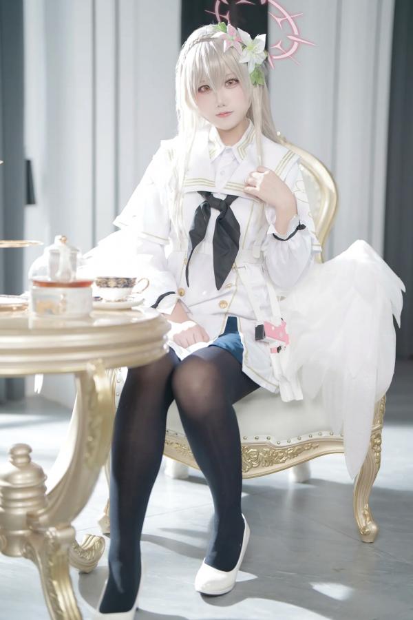    lunananya - 蔚蓝档案 桐藤渚 圣洁制服与优雅黑丝美腿Cosplay写真第12张图片