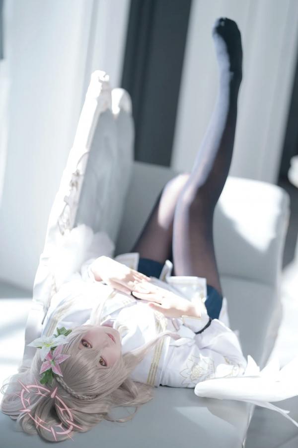    lunananya - 蔚蓝档案 桐藤渚 圣洁制服与优雅黑丝美腿Cosplay写真第13张图片