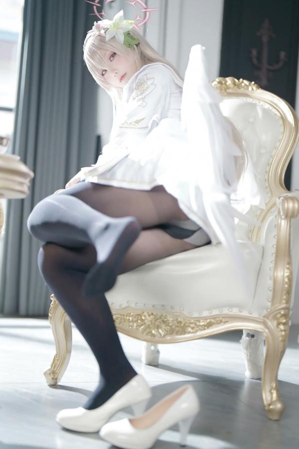    lunananya - 蔚蓝档案 桐藤渚 圣洁制服与优雅黑丝美腿Cosplay写真第21张图片