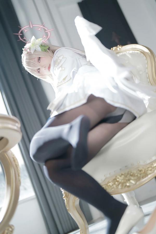    lunananya - 蔚蓝档案 桐藤渚 圣洁制服与优雅黑丝美腿Cosplay写真第22张图片