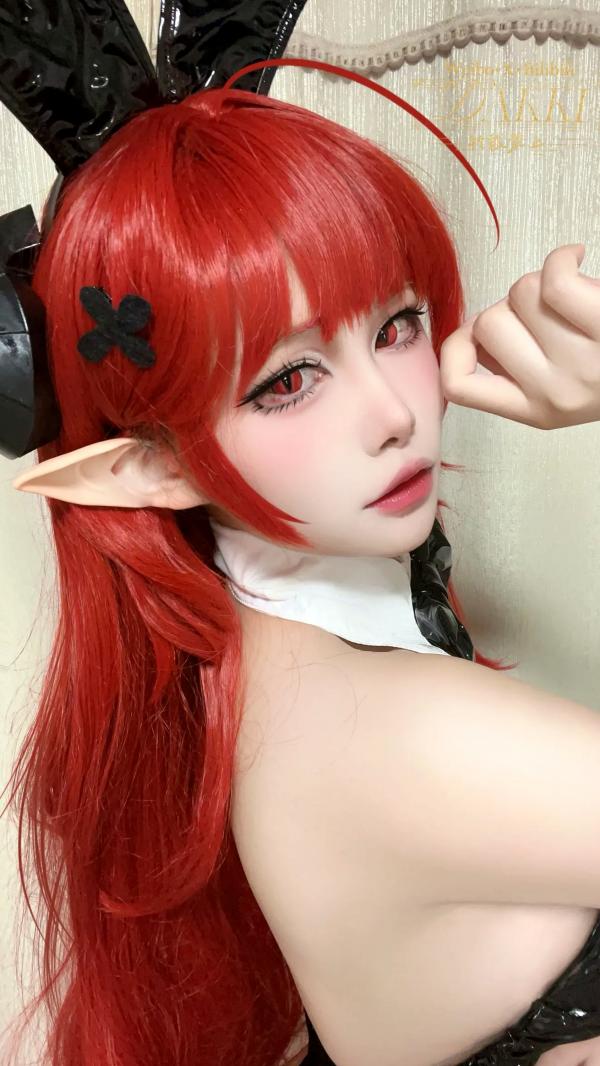   Dakki伊 - 碧蓝航线兴登堡黑皮兔女郎COS自拍性感魅惑写真第5张图片