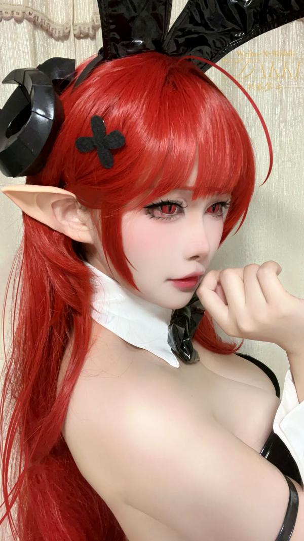    Dakki伊 - 碧蓝航线兴登堡黑皮兔女郎COS自拍性感魅惑写真第6张图片