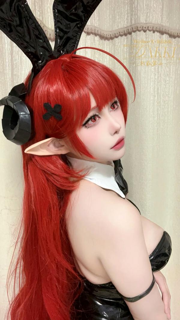    Dakki伊 - 碧蓝航线兴登堡黑皮兔女郎COS自拍性感魅惑写真第10张图片