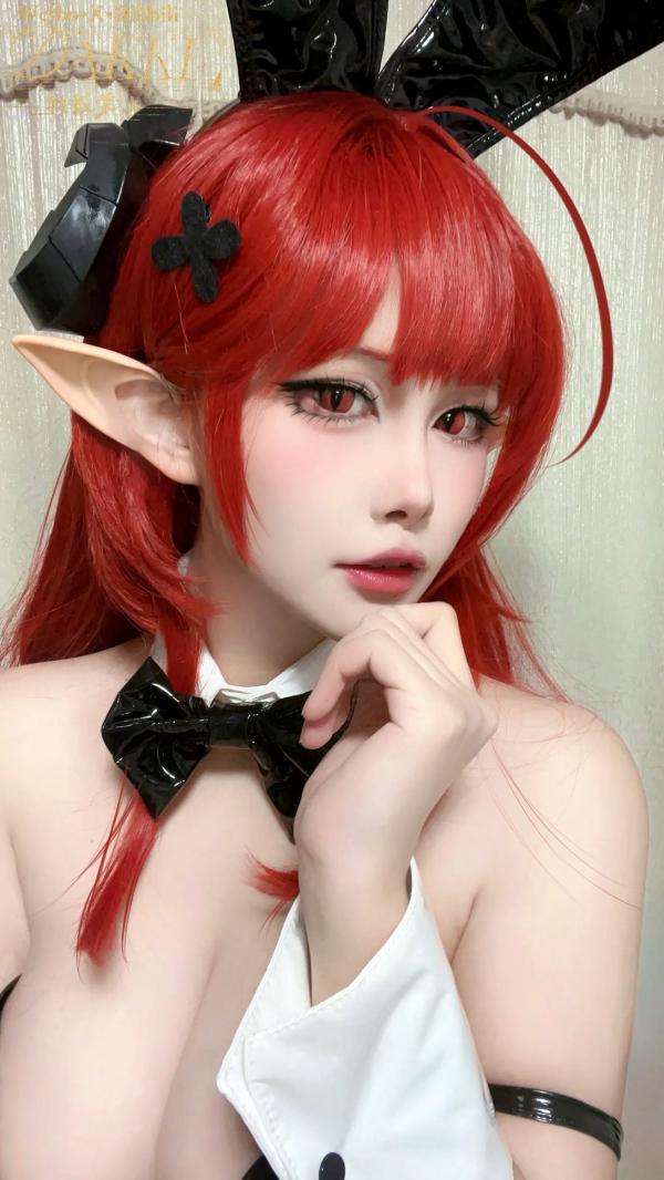    Dakki伊 - 碧蓝航线兴登堡黑皮兔女郎COS自拍性感魅惑写真第21张图片