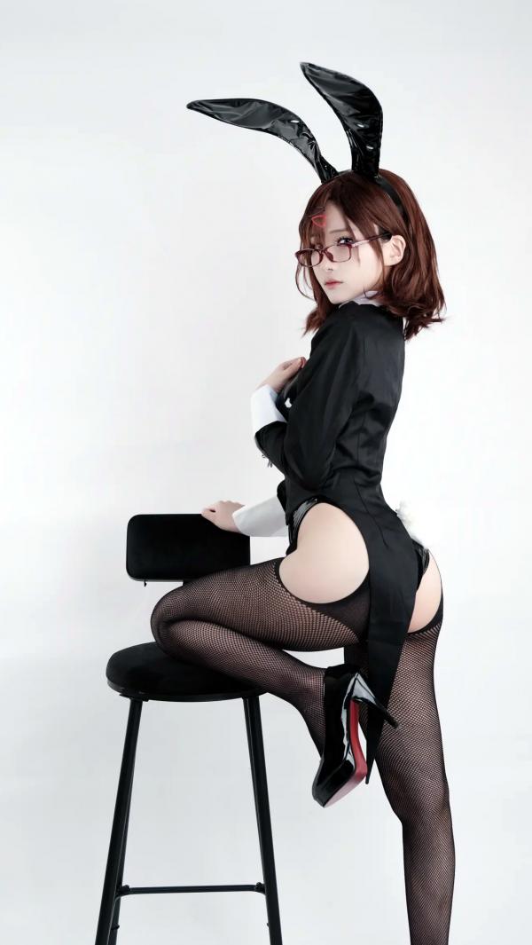    幼愛youmeko - 円香兔女郎 黑色漆皮网袜性感Cosplay写真第2张图片