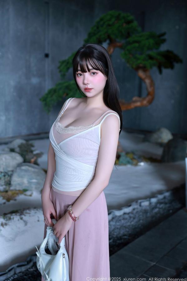    XiuRen秀人网 NO.10746 软情 粉色羽毛内衣私房写真 曼妙身姿性感诱惑第4张图片