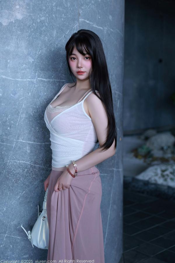    XiuRen秀人网 NO.10746 软情 粉色羽毛内衣私房写真 曼妙身姿性感诱惑第8张图片